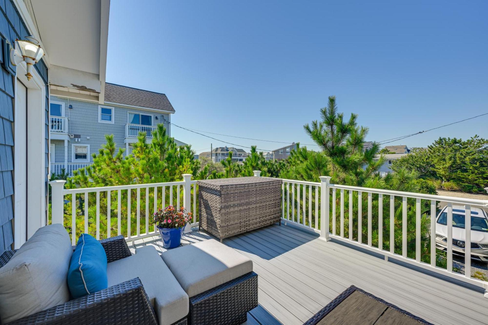Westhampton Beach Home With Deck And Ocean Views! Exterior photo